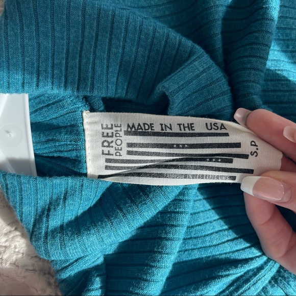 Free People Blue Top - Picture 5 of 6